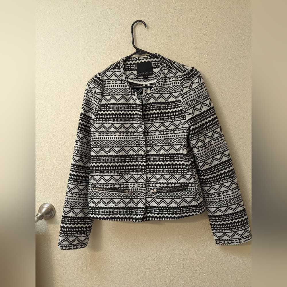 Harlow & Graham Blazer Jacket with Black and White Aztec Pattern